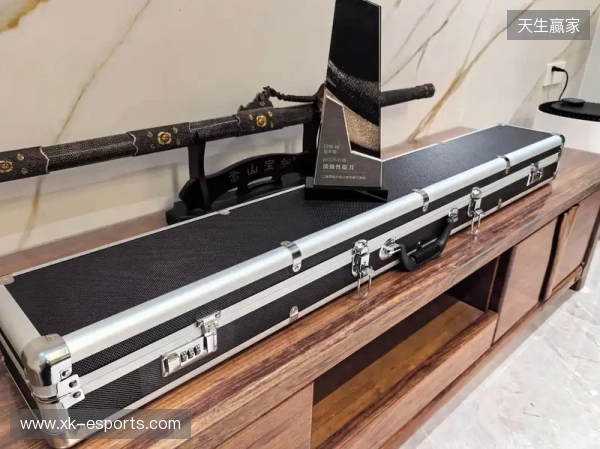 腰横秋水雁翎刀!恭喜CW获得极限之地2025冠军! 腰横秋水雁翎刀!恭喜CW获得极限之地2025冠军!